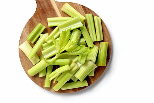 کرفس سالم با ساقه‌ های ضخیم مناسب بازار مصرف داخلی